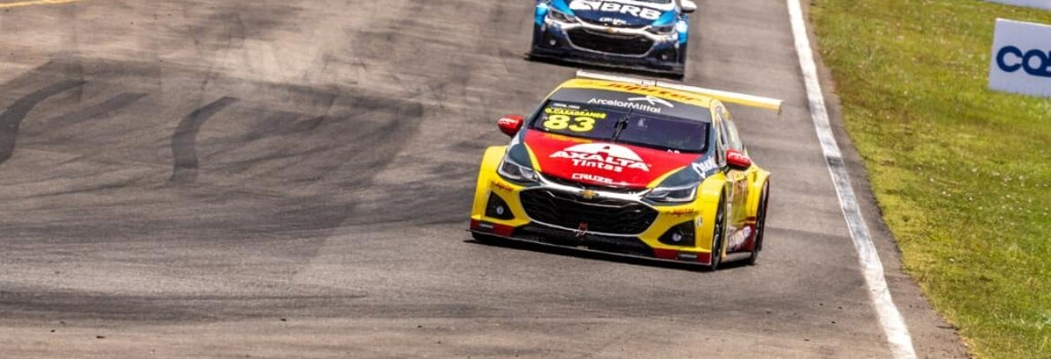 Atual campeão, Gabriel Casagrande conquista pódio em Goiânia e lidera a Stock Car