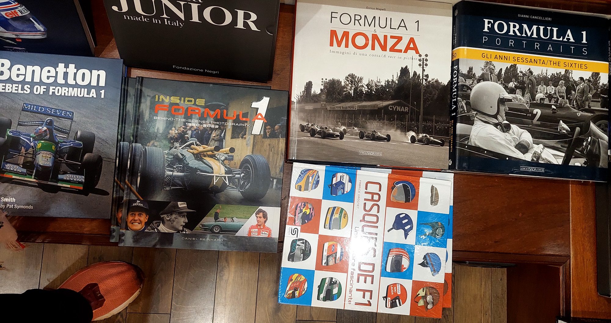 Conheça a livraria exclusiva sobre esporte a motor na Itália