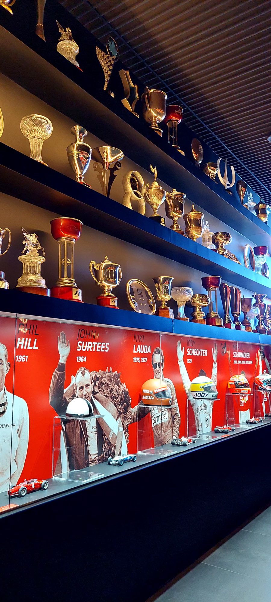 F1: Conheça interior da sala dos campeões no Museo Ferrari F1: Conheça interior da sala dos campeões no Museo Ferrari