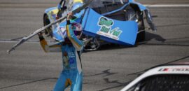NASCAR: Joey Gase lança para-choque em rival após colisão em Richmond