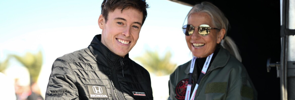 Angela Cullen, ex-fisio de Hamilton, começa trabalho com Armstrong