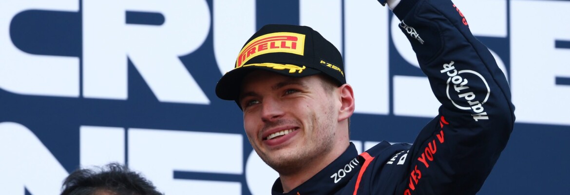 F1: Verstappen passa Senna em lista de pilotos com mais vitórias largando da pole