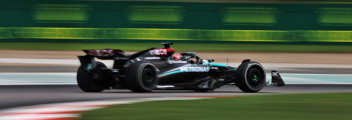 F1: Russell nega acerto diferente de Hamilton
