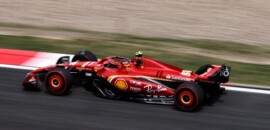 F1: Sainz pode perder posição no grid de largada após protesto da Aston Martin