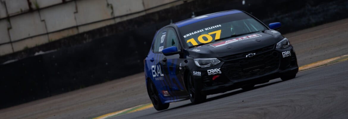 Turismo Nacional: Ernani Kuhn acerta volta no final e lidera segundo treino em Interlagos
