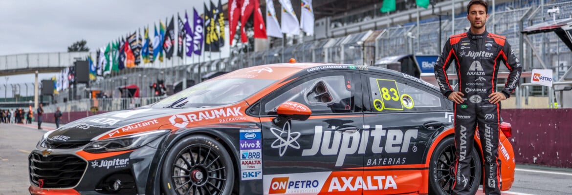 Gabriel Casagrande estreia novas cores em comemoração aos 45 anos da Stock Car