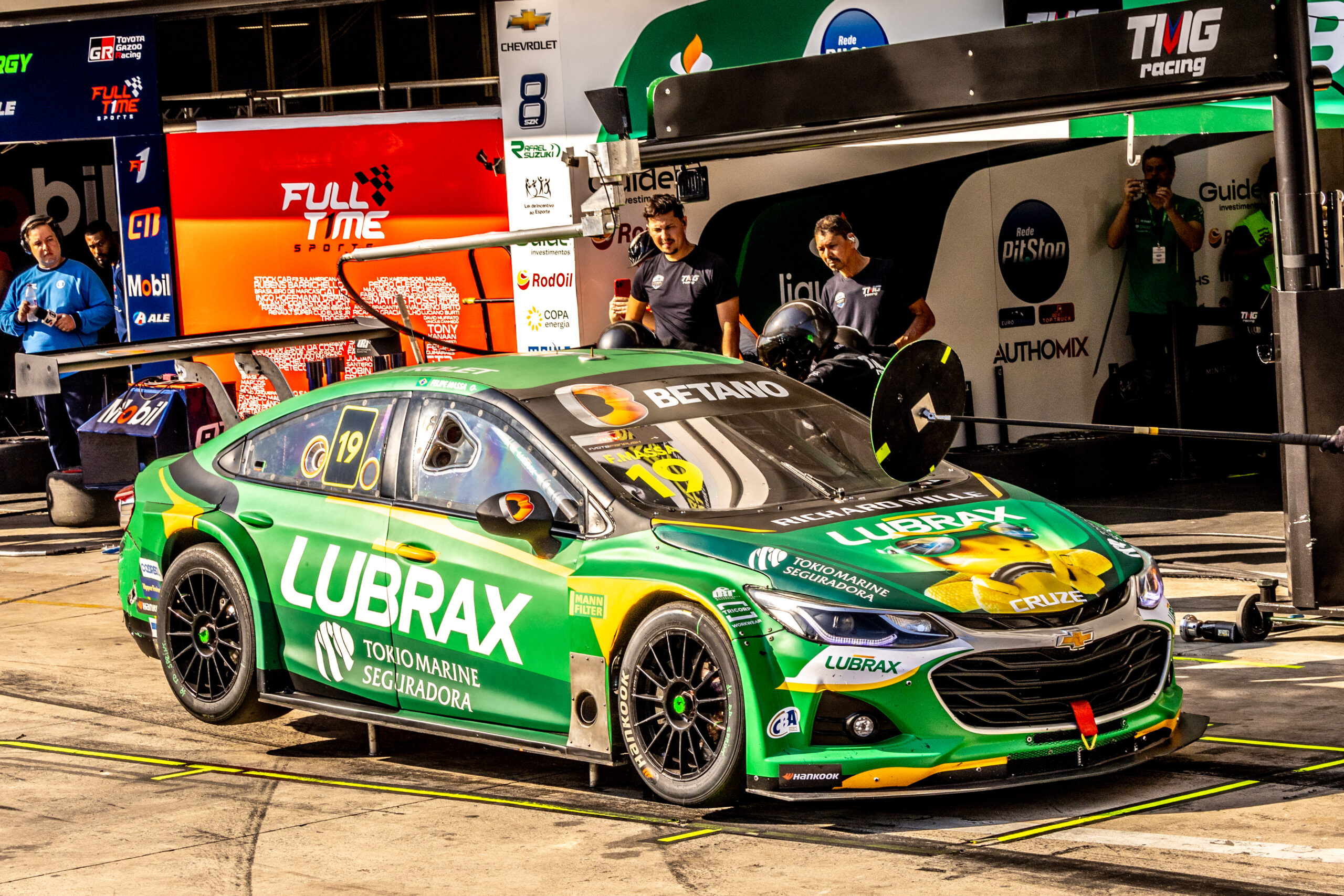 Time Lubrax sustenta liderança e vice na Stock Car e tem torcida especial em Interlagos
