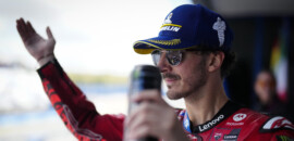 MotoGP: Bagnaia celebra vitória em “bela batalha” com Márquez