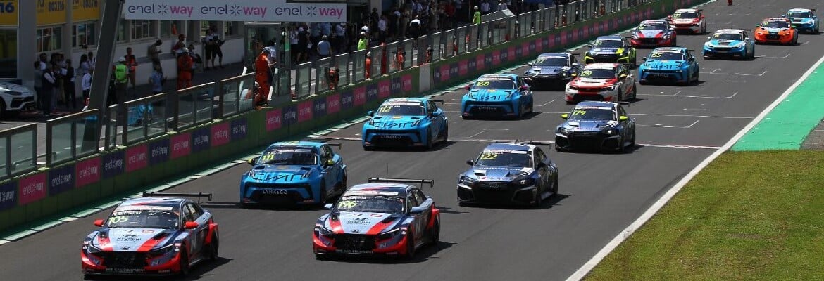 Três pilotos sul-americanos disputam a temporada 2024 do FIA TCR World Tour