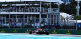 F1: Verstappen faz a pole, mas reclama de falta de consistência do carro