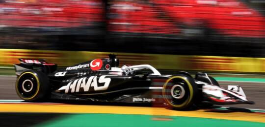F1: Bearman pilota Haas durante sessão de treinos livres na Espanha