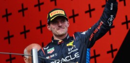 F1: Verstappen comemora título com cerveja na coletiva de imprensa