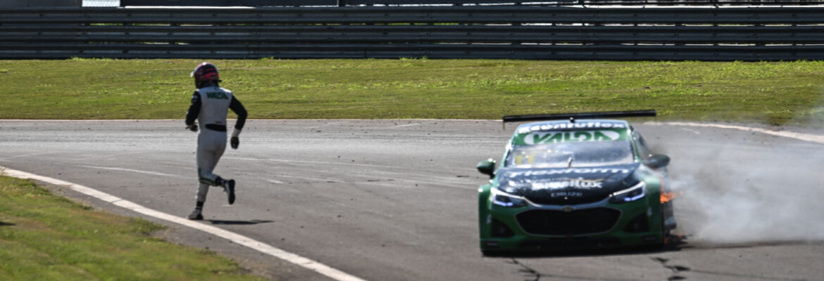 Stock Car: carro de Gaetano di Mauro sofre incêndio durante treino livre em Cascavel