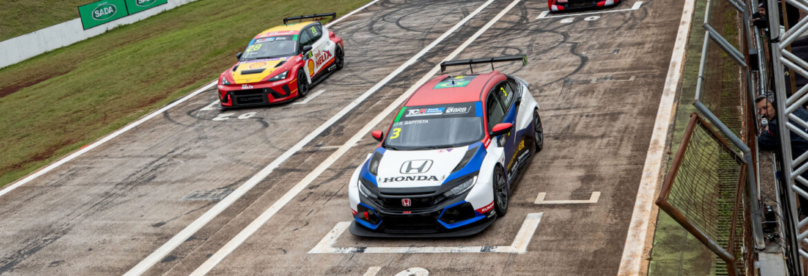 Rodrigo Baptista domina e vence corrida 1 do TCR South America em Cascavel