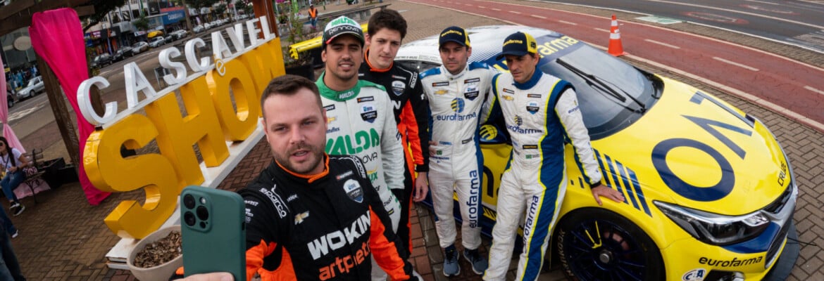 Pilotos da Stock Car vão às ruas incentivar doações ao Rio Grande do Sul