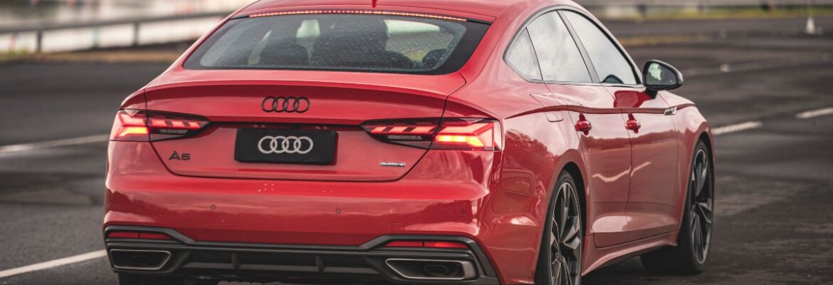 Novos Audi A4 e A5 ganham tração quattro e ficam mais rápidos