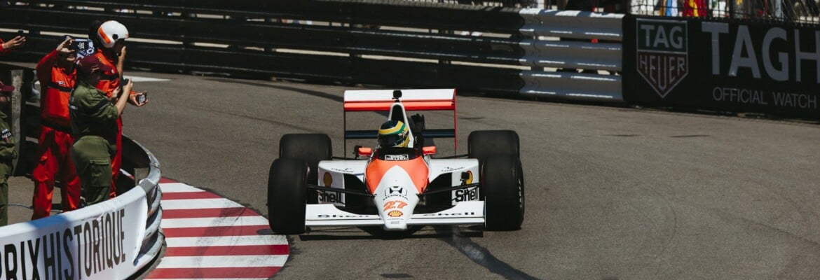 GP Histórico de Mônaco homenageia Ayrton Senna com carros do tricampeão na pista