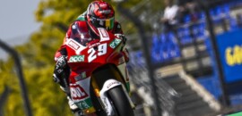 MotoE: Spinelli segura Casadei e vence corrida 2 em Le Mans; Granado cai