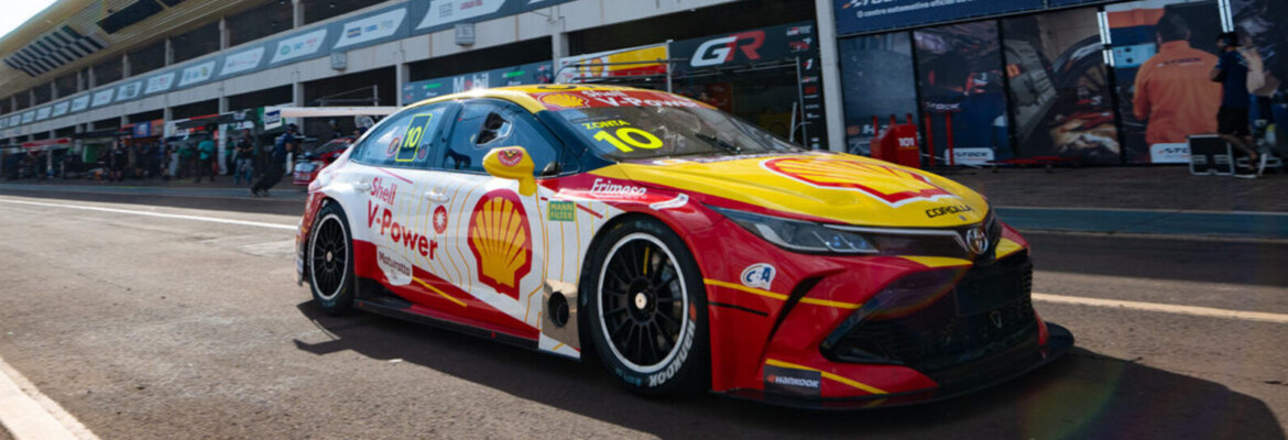 Ricardo Zonta larga em primeiro na sprint da Stock Car em Cascavel