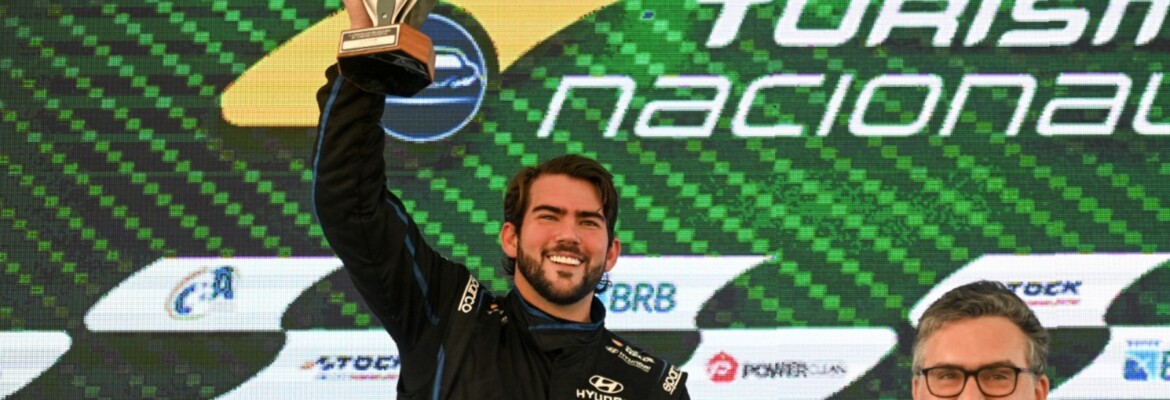 Por um décimo de segundo, Kuhn conquista vitória marcante na prova sprint da Turismo Nacional