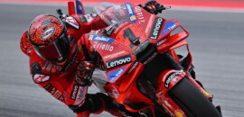 MotoGP: Bagnaia faz corrida de paciência, ataca Martín no fim e vence na Catalunha
