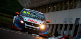 TCR South America: Leonel Pernía larga bem e vence a primeira corrida da temporada