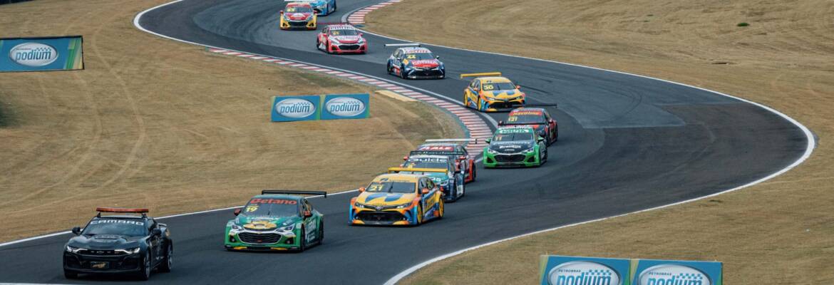 Saiba como é acompanhar uma etapa da Stock Car em um camarote no autódromo
