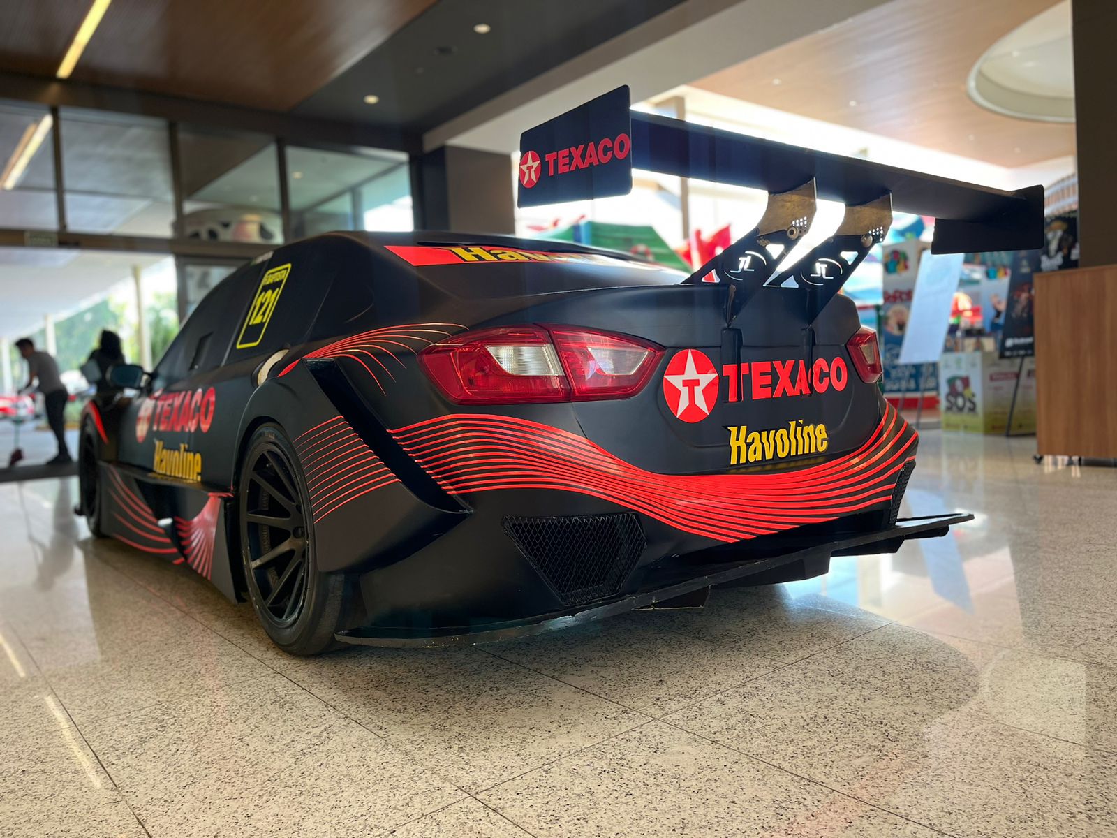 Texaco Racing Car Texaco Racing expõe carro da Stock Car no Boulevard Shopping de Mogi Guaçu