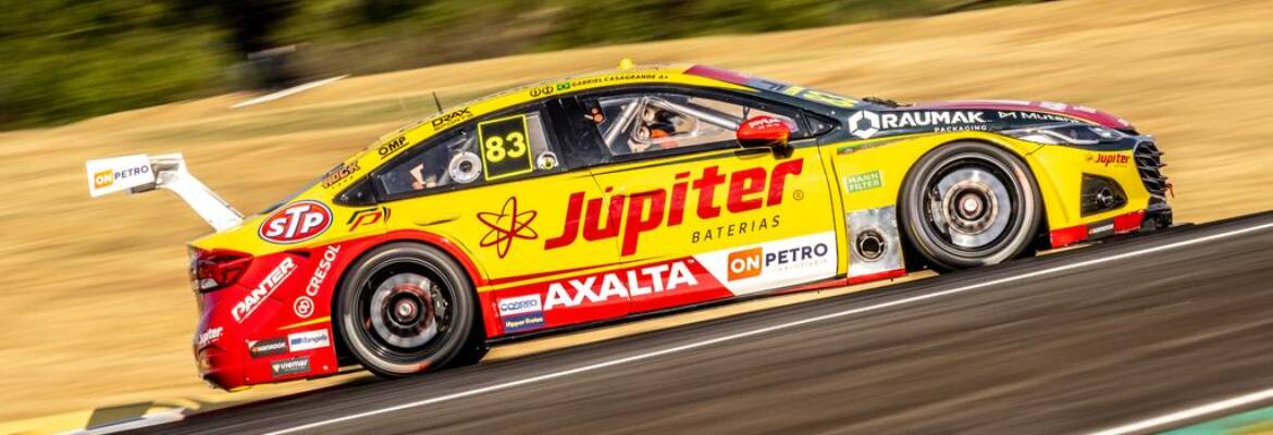 Stock Car: Gabriel Casagrande conquista quarto lugar no Velocitta após forte disputa pelo pódio