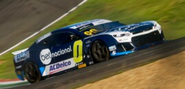 Nascar Brasil: Cacá Bueno avança para a Sprint Race e larga da pole neste domingo em Potenza