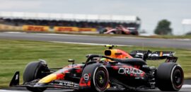 F1: Sexta-feira de treinos desafiadora para a Red Bull na Inglaterra