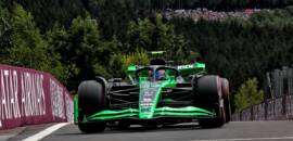 F1: Zhou convocado pelos comissários após incidente com Verstappen