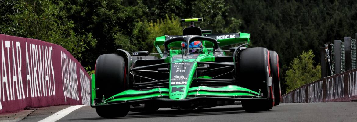 F1: Zhou convocado pelos comissários após incidente com Verstappen