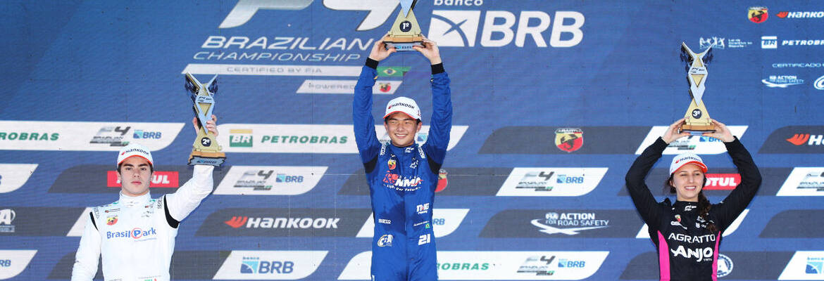 OAKBERRY Bassani sobe ao pódio em Goiânia e segue na liderança da Fórmula 4 com Matheus Comparatto