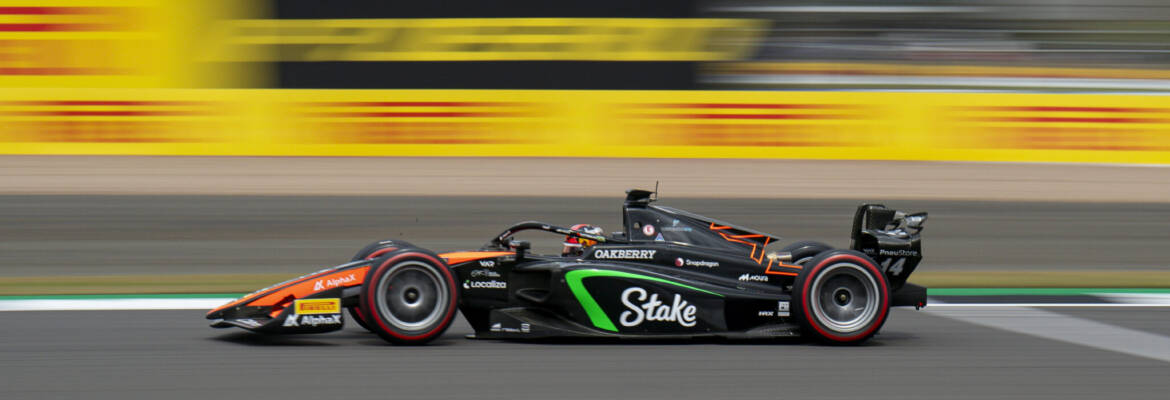 Enzo Fittipaldi ganha 12 posições e garante top-10 na corrida principal da F2 em Silverstone