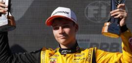 Ethan Nobels resiste pressão de Cho e vence corrida 2 da Fórmula 4 Brasil