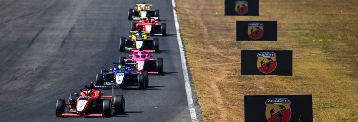 Após vencer duelo com Cho, Arthur Pavie triunfa na corrida 3 da Fórmula 4 Brasil
