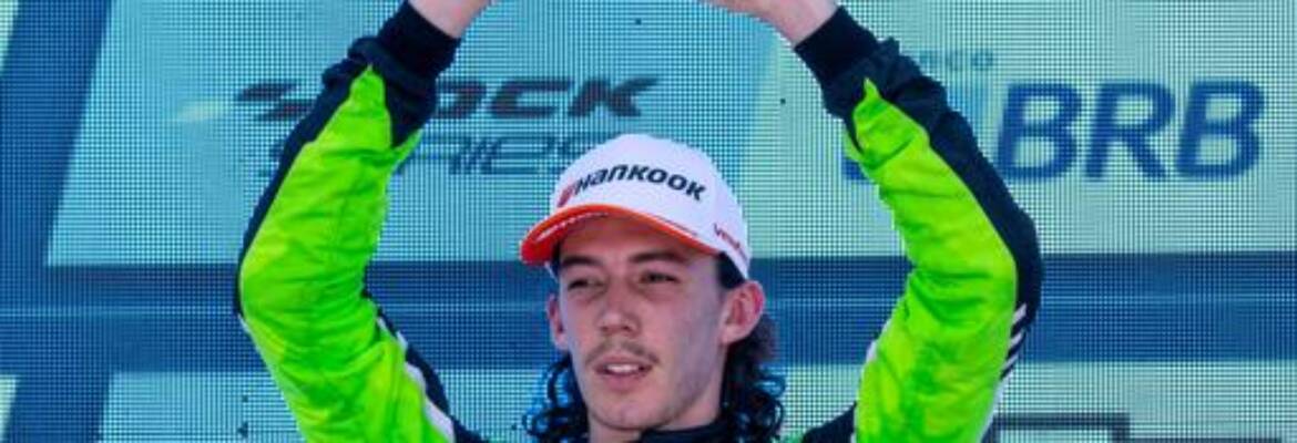 Mathias de Valle celebra pódio em casa na Stock Series