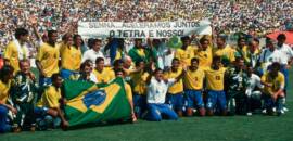 Relembre a homenagem da Seleção Brasileira a Ayrton Senna nos 30 anos do tetra