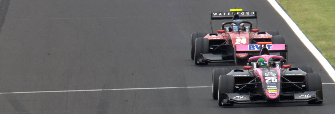 F3: Tsolov supera Van Hoepen e vence corrida principal na Hungria