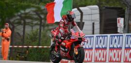 MotoGP: Bagnaia vê Martin cair a duas voltas e vence na Alemanha; Márquez é 2º