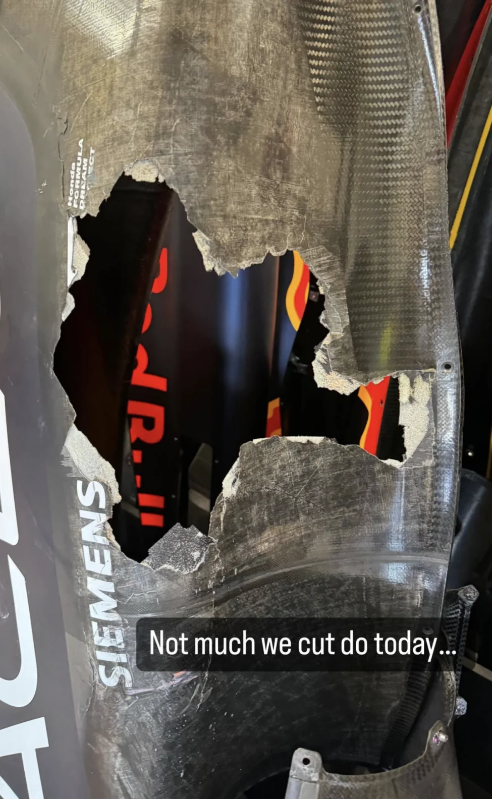 F1: Pérez exibe dano no carro sofrido no GP da Áustria: "Nada que poderia fazer"