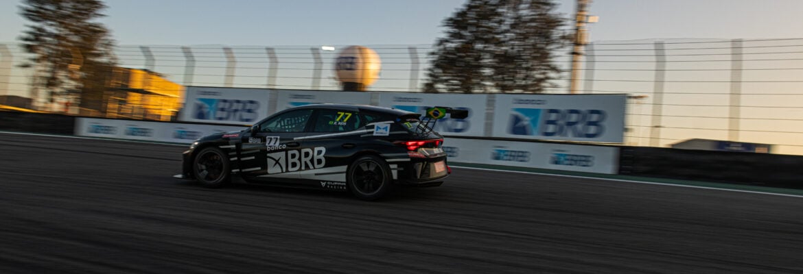 Raphael Reis é quinto na abertura do trabalho do FIA TCR World Tour em Interlagos