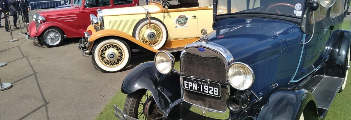 Exposição de Carros Antigos acontece durante as 6 Horas de São Paulo