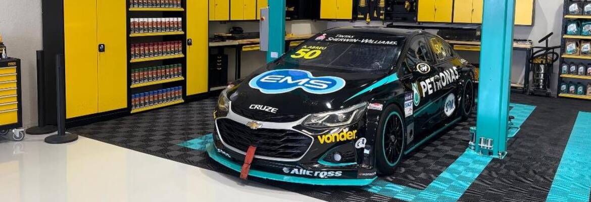 Átila Abreu troca número 51 pelo 50 na Stock Car para comemorar aniversário da PETRONAS