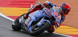 MotoGP: Marc Marquez conquista pole em Aragão; Acosta e Bagnaia completam primeira fila