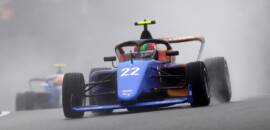 Aurelia Nobels pontua nas duas provas e entra no top 10 do campeonato da F1 Academy