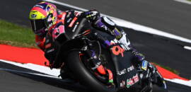 MotoGP: Espargaró surpreende Ducatis e conquista pole position em Silverstone