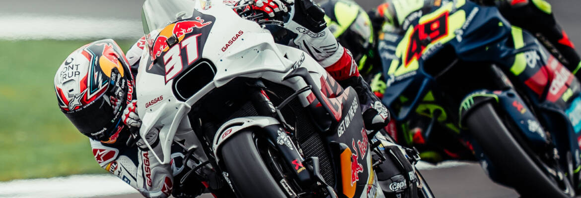 MotoGP: Acosta prega por foco diferente no projeto da KTM após nono