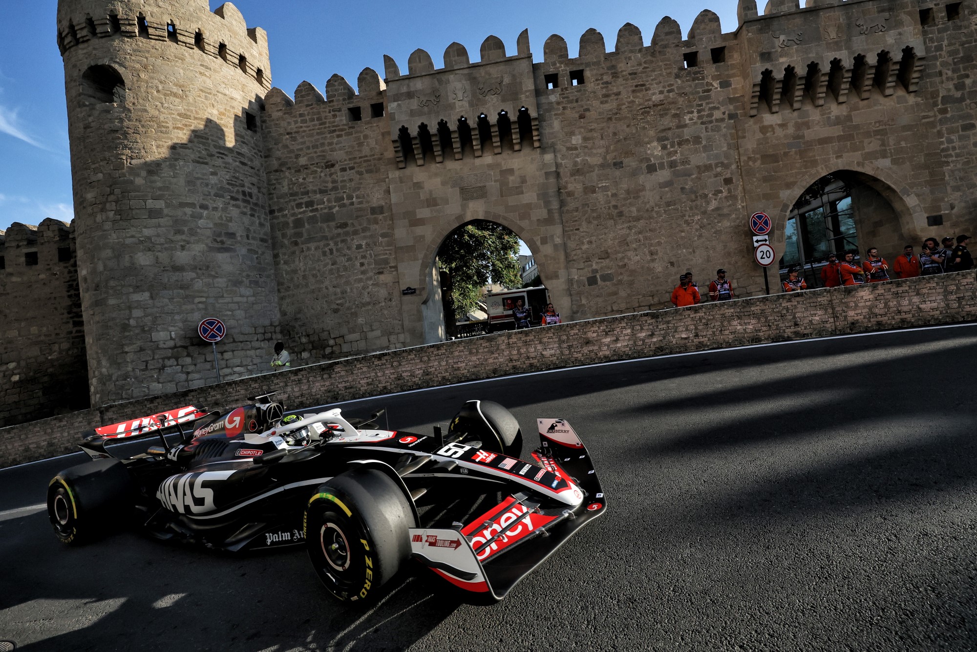 F1: As imagens da pole de Leclerc para o GP do Azerbaijão F1 2024, Fórmula 1, GP do Azerbaijão, Baku